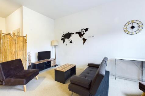 CAM03162G0-PR0150-STILL011