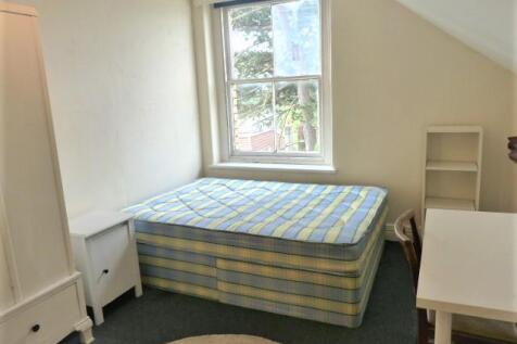 DOUBLE BEDROOM