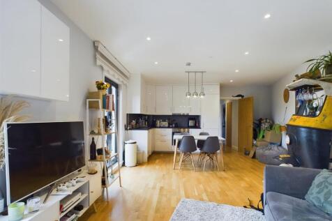 CAM02525G0-PR0054-ST