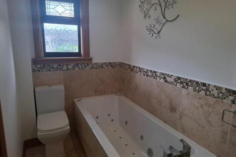 bedroom 2 en-suite