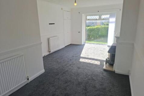 Living Room/Dining
