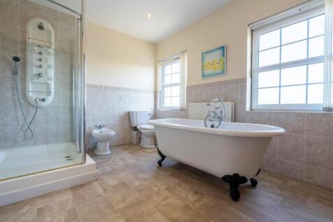 En Suite Bathroom
