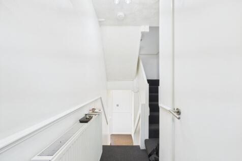 CAM03750G0-PR0050-STILL013
