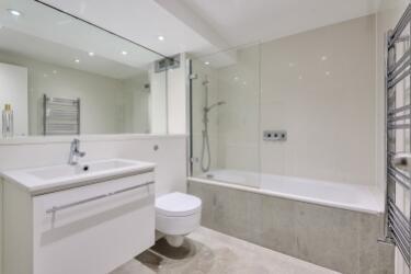 Sml_bathroom
