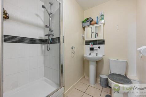 EWE - 2 Flora Court - Ensuite1 (1)