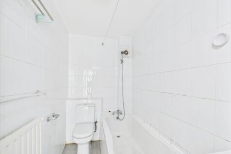 CAM03750G0-PR0049-STILL001