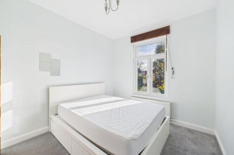 CAM03750G0-PR0079-STILL004