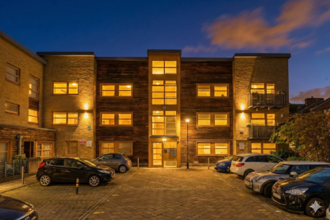 Gemini_Generated_Image_mztyt4mztyt4mzty