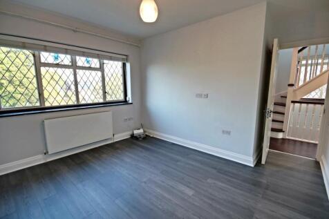44 Bowness Crescent - Bedroom 3-door