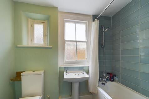 CAM03750G0-PR0019-STILL008