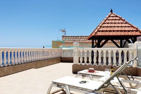 Roof terrace with sea views