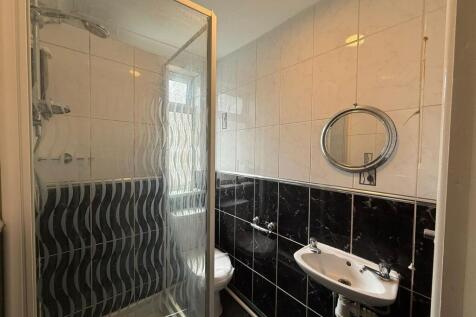 scarcliffe shower room.jpeg