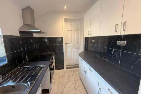 124 kitchen.jpeg