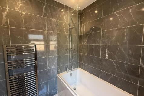 124 bath.jpeg