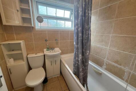 gold bathroom.jpeg