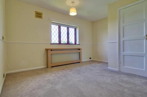 Bedroom 1 - Double Bedroom - Gus Critchlow EweMove