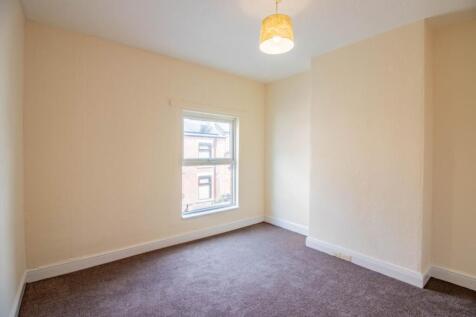 332m x 326m 108 sqm - 10 10 x 10 8 116 sqft

With 