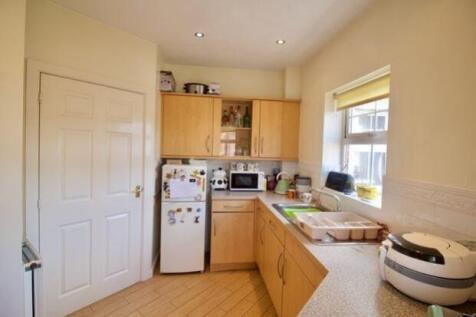 Kitchen angle 2