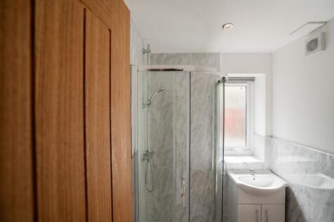 Lrg_Ensuite 