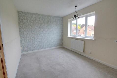 Bedroom 1 27 Gothic Close 2