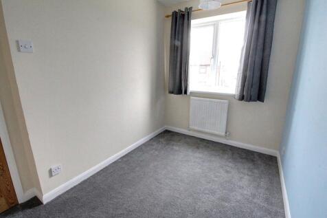 Bedroom 2 27 Gothic Close 2