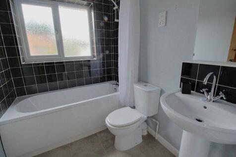 Bathroom 27 Gothic Close