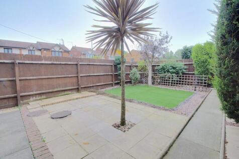 Garden 27 Gothic Close 2