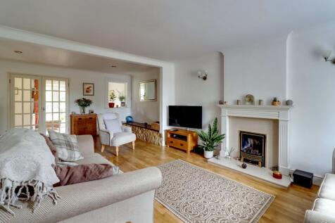 2. Living Room 3