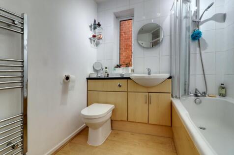 18. Ensuite