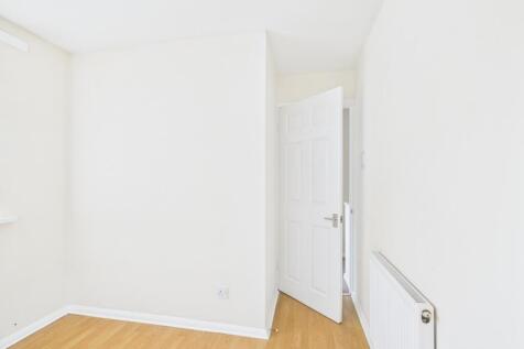 CAM03293G0-PR0248-STILL011