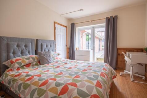 Room 3 180A Derby Road, Beeston Lrg_Lrg_Bed