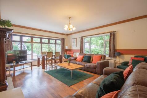 Room 3 180A Derby Road Lrg_Lrg_Living Room 