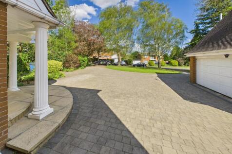 2. CAM04922G0-PR0010-STILL042