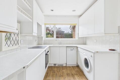 CAM04922G0-PR0083-STILL008