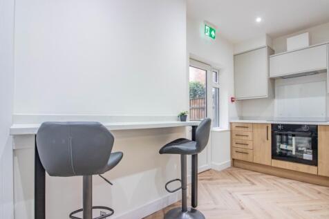 Communal Kitche Area Room 2 80 Brookhill Street