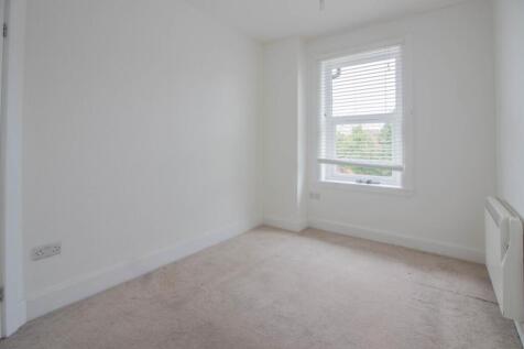 Bedroom 1 flat 3 28 Trowell Grove