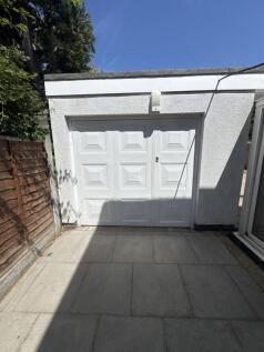 WhatsApp Image 2025-12-05 at 17.50.09