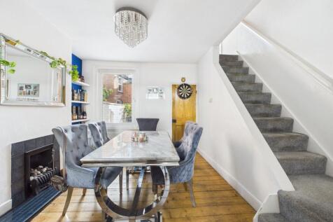 2. CAM04922G0-PR0065-STILL002