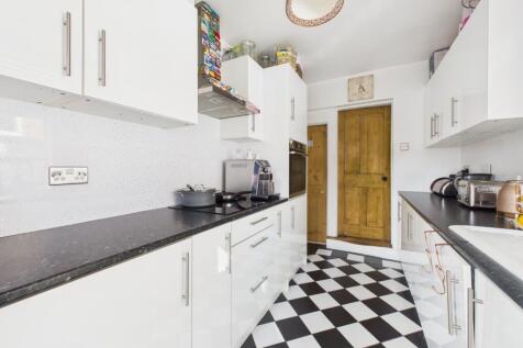 6. CAM04922G0-PR0065-STILL007