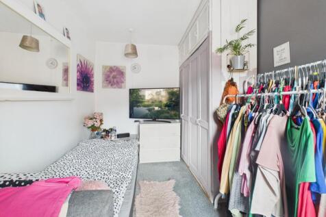 12. CAM04922G0-PR0065-STILL016