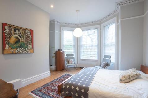 Principal bedroom