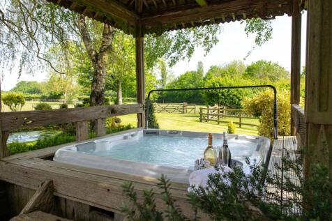 Hot tub