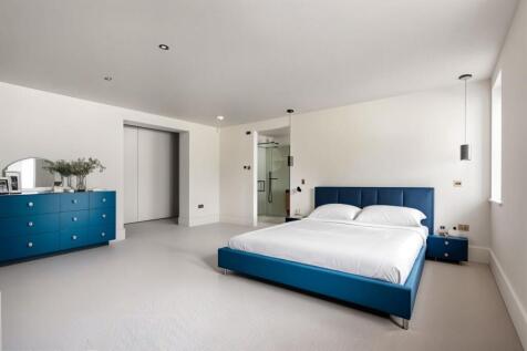 Principal bedroom