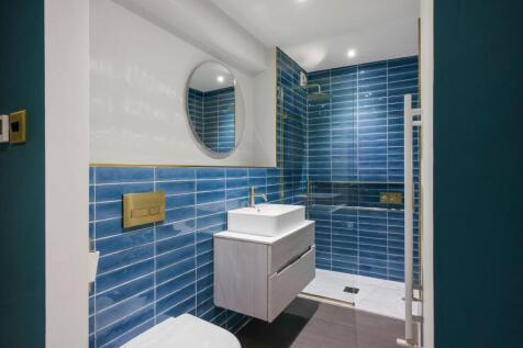 Ensuite shower room