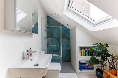 Ensuite shower room