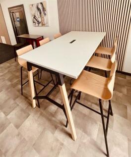 co-working desks.jpg