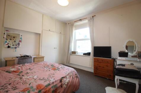Bedroom 1.JPG
