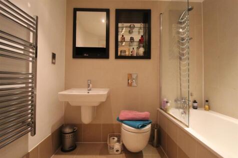 bathroom2.jpg