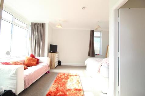Bedroom 1.JPG