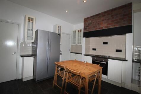 Kitchen2.JPG